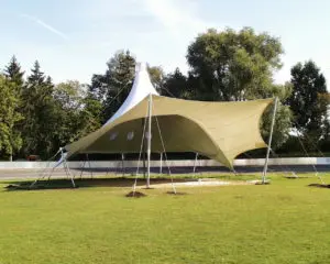 Kirchenzelt-seitlich-ohne-Vorhang