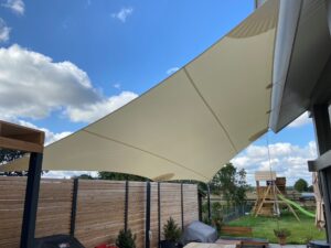 wasserdichtes Sonnensegel mit Strahlenverstärkungen