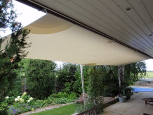 lückenlose Anbindung eines Sonnensegels an Gebäude